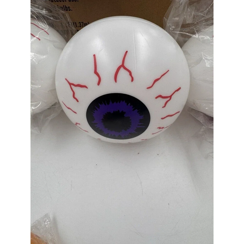 Set of 4 LED Eyeball Driveway Halloween Marker Lights New MISSING 2 STAKES